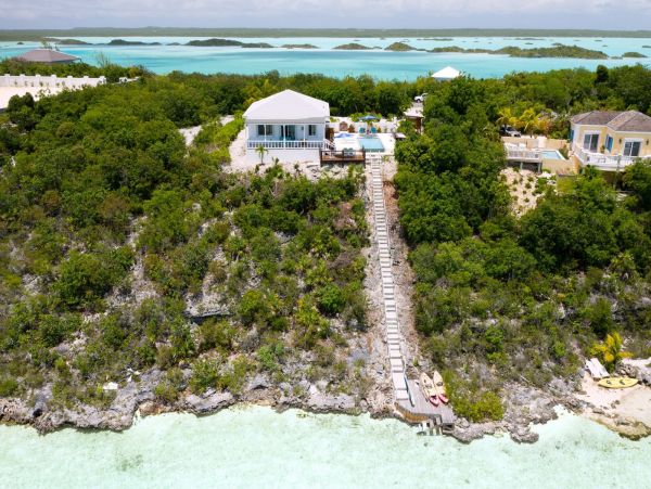 Beautiful Two Bedroom on the South of the Island!
