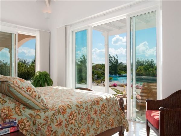 Beautiful Home in Quiet Neighbourhood North of Grace Bay