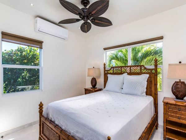 Turks & Caicos 4 Bedroom Vacation Villas Private Pool & View