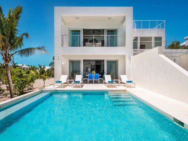 On Beach Turks and Caicos Vacation Luxury Home with Pool