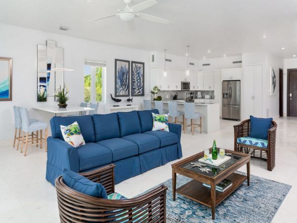 On Beach Turks and Caicos Vacation Luxury Home with Pool