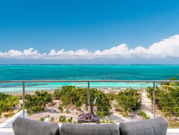 On Beach Turks and Caicos Vacation Luxury Home with Pool