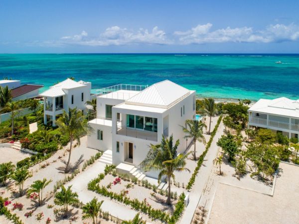 On Beach Turks and Caicos Vacation Luxury Home with Pool