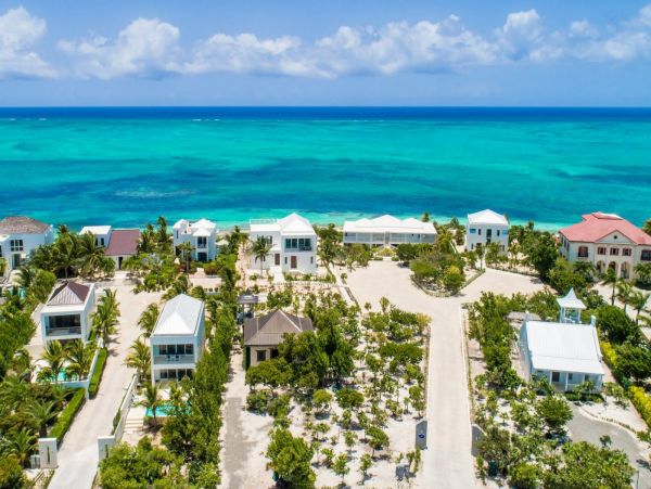 On Beach Turks and Caicos Vacation Luxury Home with Pool