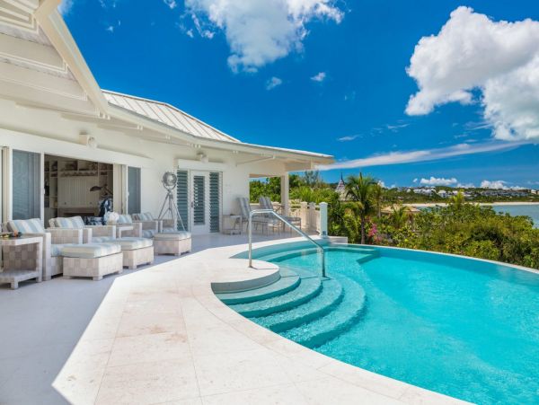 Ocean Front Turks and Caicos Vacation Home Five Bedroom