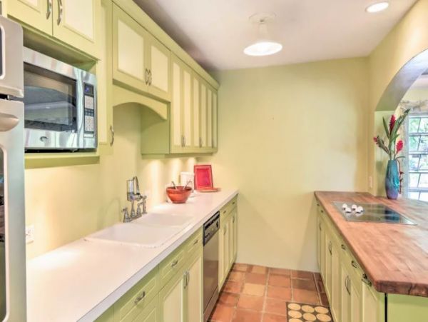 Two Bedroom Home with Private Pool Short Drive to Magens Bay