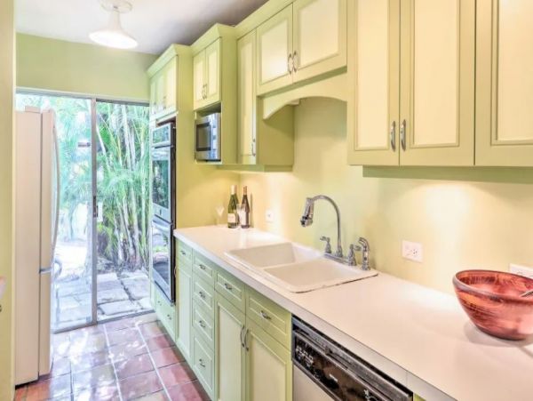 Two Bedroom Home with Private Pool Short Drive to Magens Bay