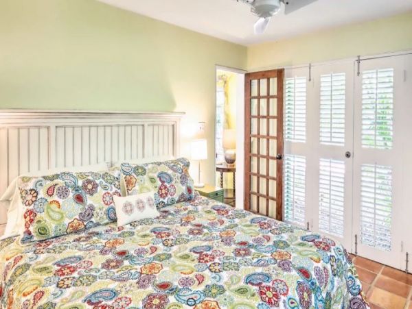 Two Bedroom Home with Private Pool Short Drive to Magens Bay