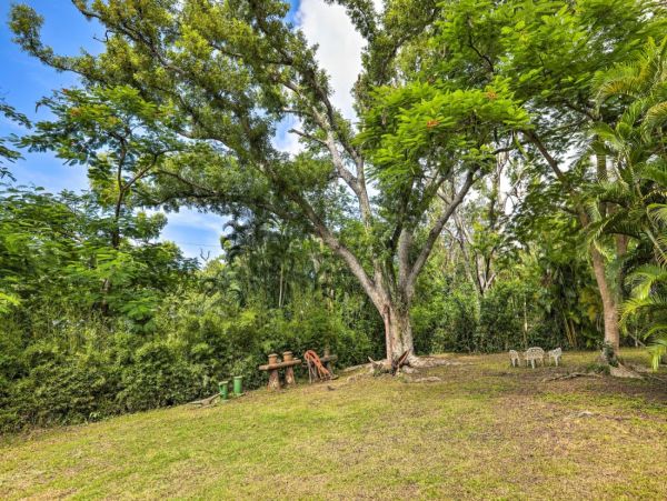 Two Bedroom Home with Private Pool Short Drive to Magens Bay