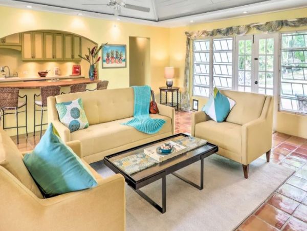 Two Bedroom Home with Private Pool Short Drive to Magens Bay
