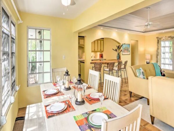 Two Bedroom Home with Private Pool Short Drive to Magens Bay