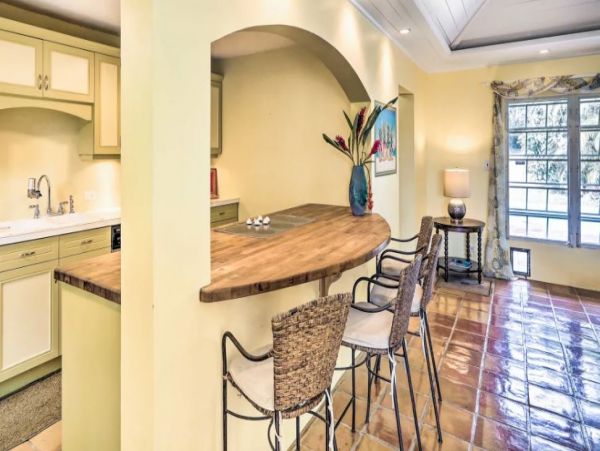 Two Bedroom Home with Private Pool Short Drive to Magens Bay