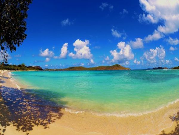 Two Bedroom Home with Private Pool Short Drive to Magens Bay