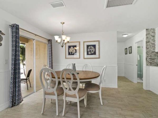 Three Bedroom Naples Vacation Pool Home Walk To Beach