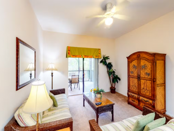 Spacious Kissimmee Condo Near Disney, Pool & Hot Tub