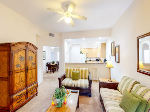 Spacious Kissimmee Condo Near Disney, Pool & Hot Tub
