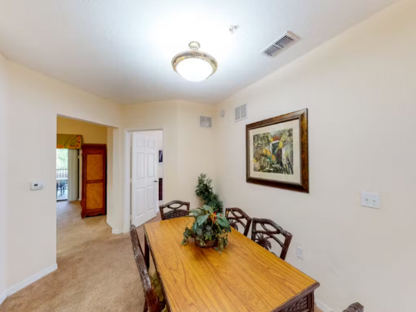 Spacious Kissimmee Condo Near Disney, Pool & Hot Tub
