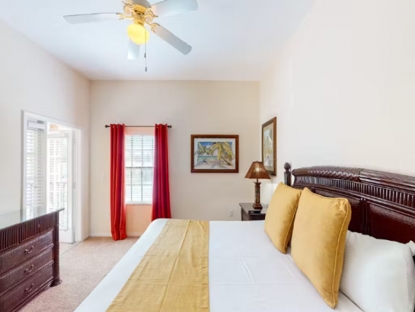 Spacious Kissimmee Condo Near Disney, Pool & Hot Tub
