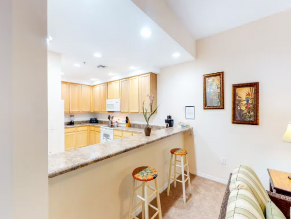 Spacious Kissimmee Condo Near Disney, Pool & Hot Tub