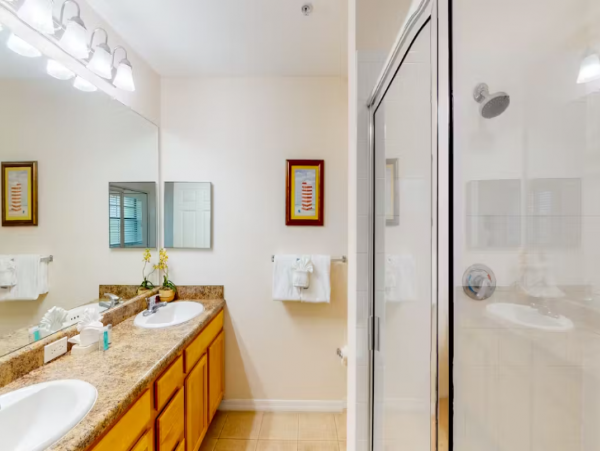 Spacious Kissimmee Condo Near Disney, Pool & Hot Tub