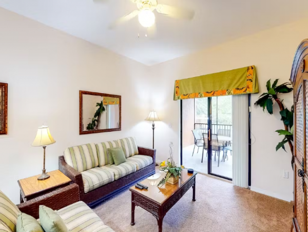 Spacious Kissimmee Condo Near Disney, Pool & Hot Tub