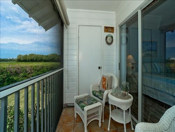 Three Bedroom Vacation Condo in Bradenton Sleeps Six