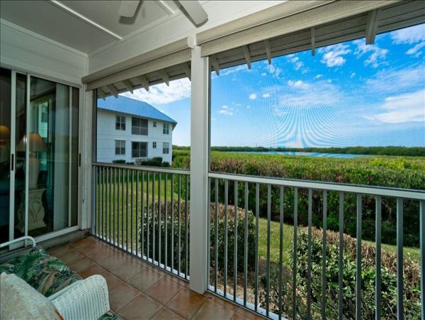 Three Bedroom Vacation Condo in Bradenton Sleeps Six