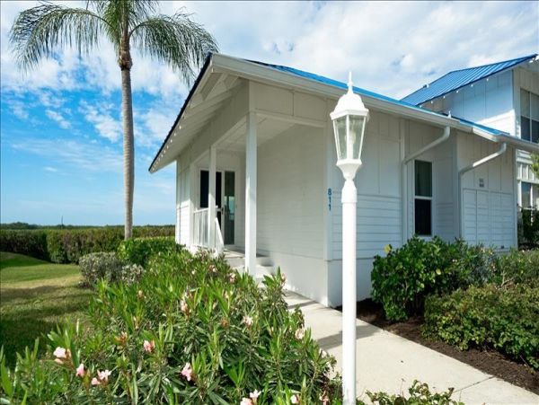 Three Bedroom Vacation Condo in Bradenton Sleeps Six