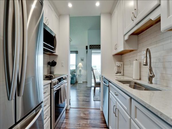 Three Bedroom Vacation Condo in Bradenton Sleeps Six