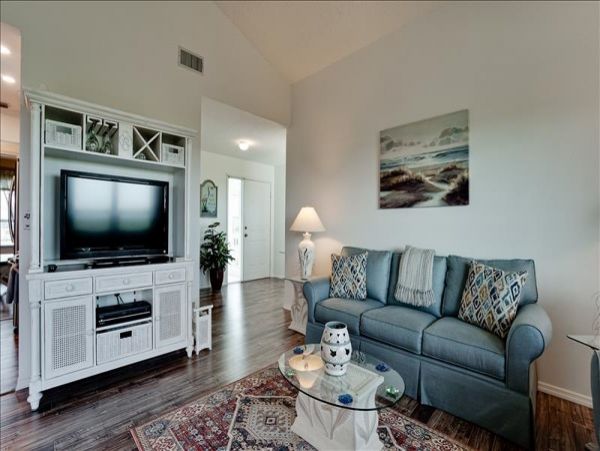Three Bedroom Vacation Condo in Bradenton Sleeps Six