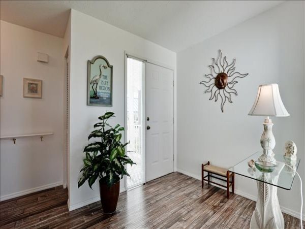 Three Bedroom Vacation Condo in Bradenton Sleeps Six