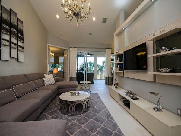 Luxury Naples Three Bedroom Coach Home Sleeps Six