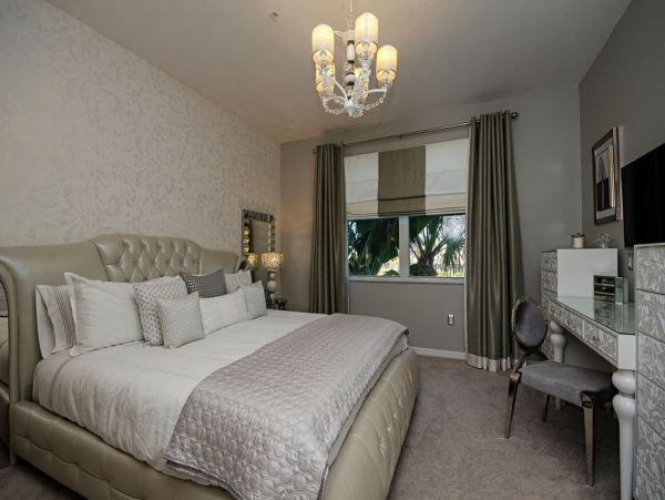Luxury Naples Three Bedroom Coach Home Sleeps Six