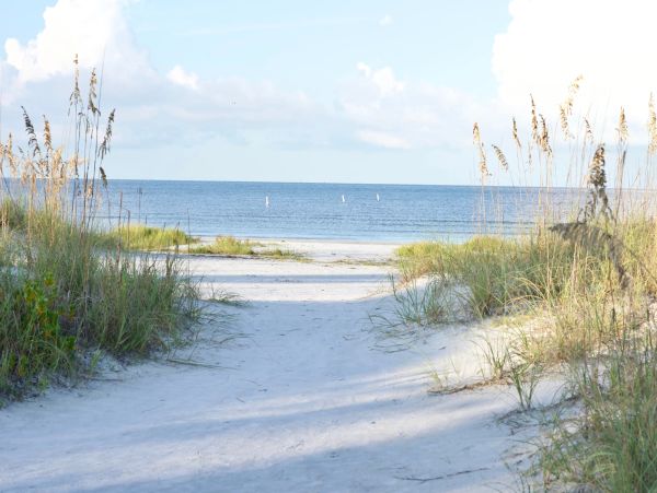 Five Bedroom Fort Myers Vacation Pool Home Walk To Beach