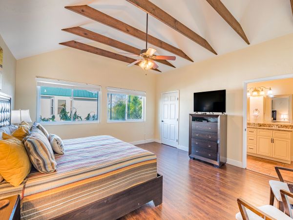 Five Bedroom Fort Myers Vacation Pool Home Walk To Beach