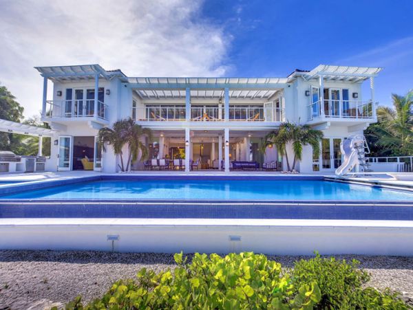 Luxury Four Bedroom Turks and Caicos Home Sleep 8