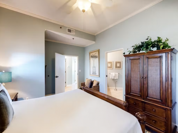 Beachfront Condo with 3 Bedrooms & Incredible Views