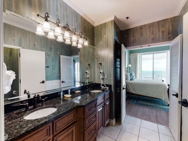 Beachfront Condo with 3 Bedrooms & Incredible Views