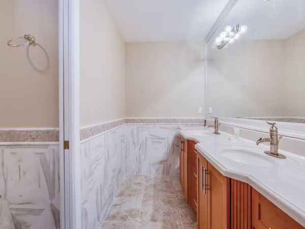 Beautiful 3 Bedroom Home with Private Pool in Naples