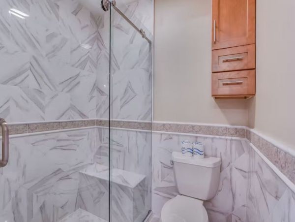 Beautiful 3 Bedroom Home with Private Pool in Naples