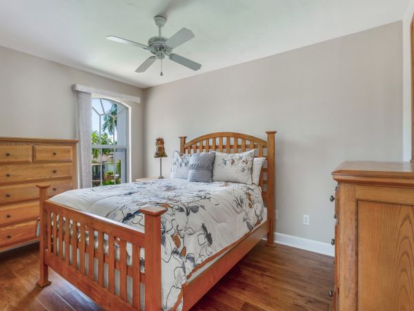 Beautiful 3 Bedroom Home with Private Pool in Naples