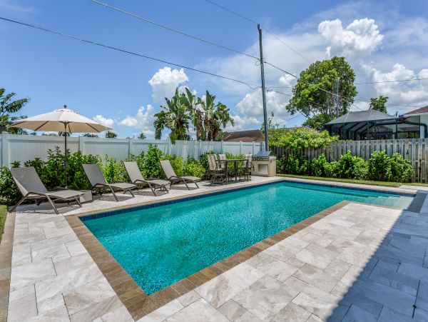 Beautiful 3 Bedroom Home with Private Pool in Naples