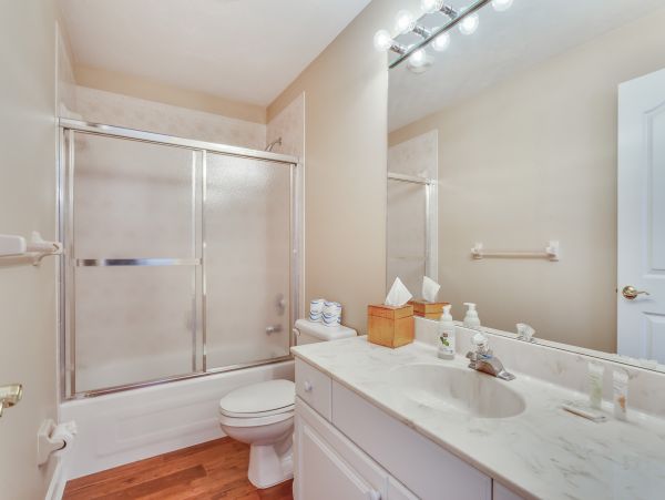 Beautiful 3 Bedroom Home with Private Pool in Naples