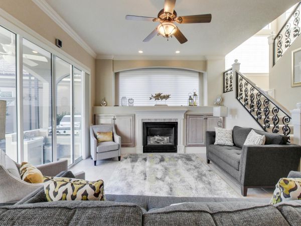 Spacious Home, with private pool and 10 min walk to beach access