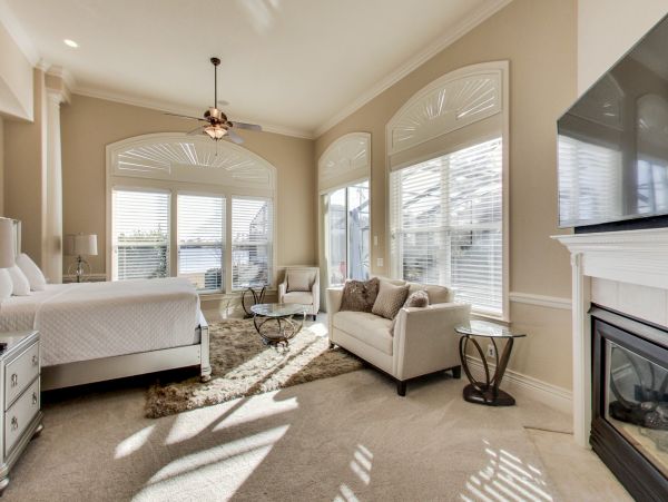 Spacious Home, with private pool and 10 min walk to beach access