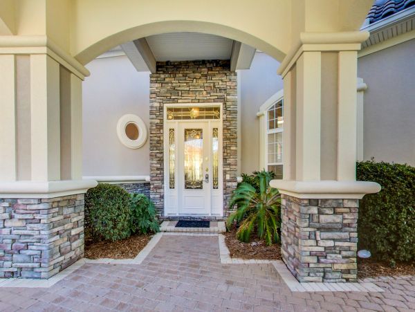 Spacious Home, with private pool and 10 min walk to beach access