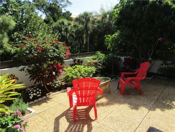 Longboat Key 2 Bedroom Vacation Villa Walk to Beach & Bay