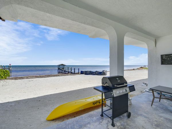 Ocean Views Florida Keys vacation Home Sleeps 4 Guests