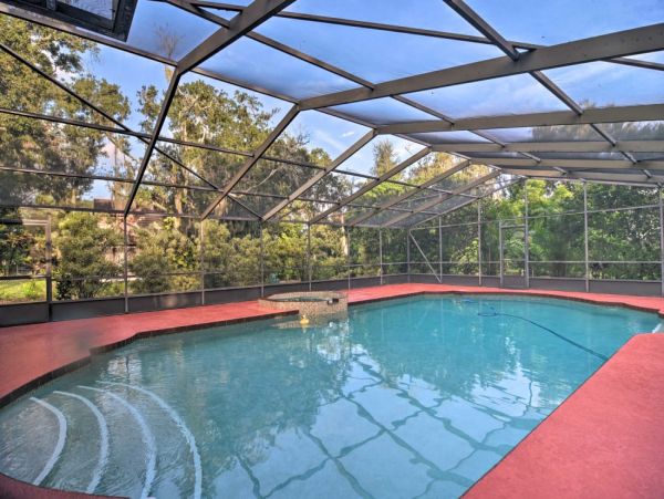 Sarasota Three Bedroom Vacation Home Rental With Caged Pool