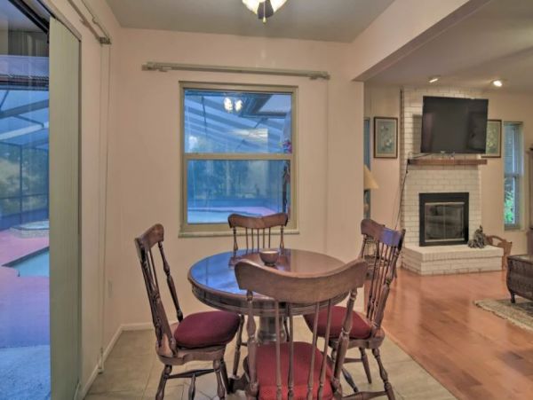 Sarasota Three Bedroom Vacation Home Rental With Caged Pool